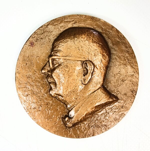 MEDAILLE Pierre COMBEMALE Doyen Faculté de Médecine Pharmacie de LILLE EBM90037