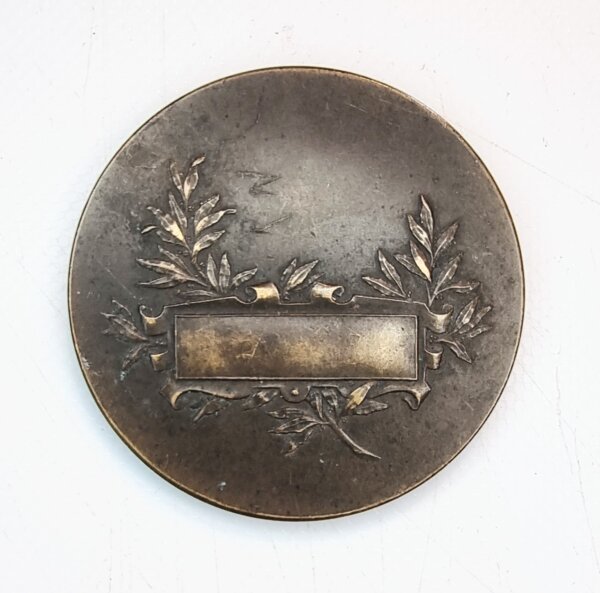 MEDAILLE FEMME ETUDIANT DANS UN BUREAU EBM90107 – Image 2